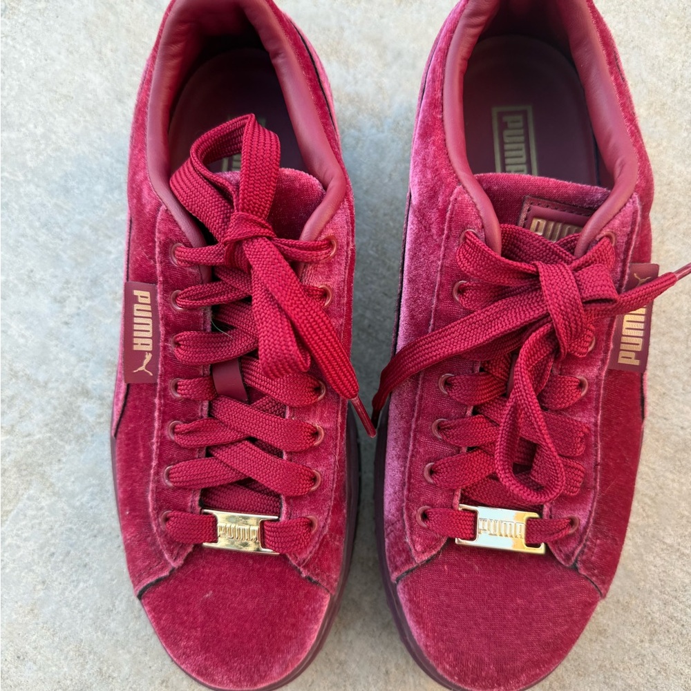 Burgundy/Maroon Puma Mayze Velvet platform sneakers size7